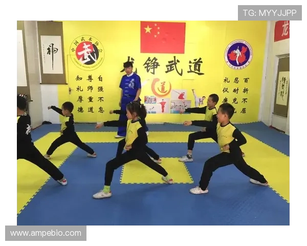 科学攀岩的实力提升之道:系统训练方法与技巧分享 科学攀岩的实力提升之道:系统训练方法与技巧分享