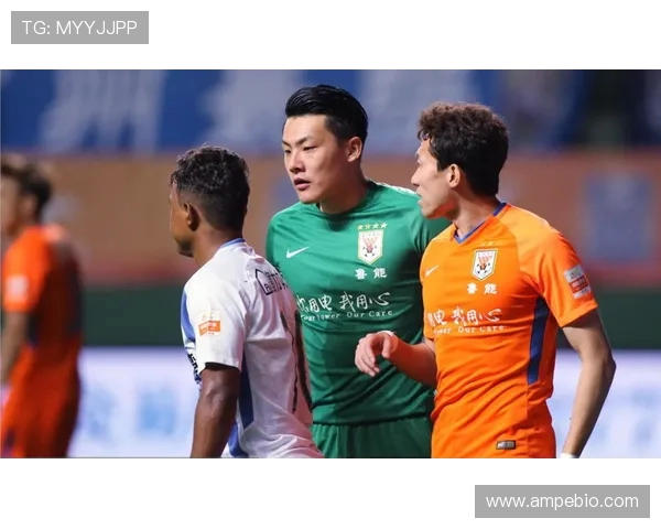 山东鲁能与广州恒大激战正酣谁能在这场巅峰对决中笑到最后