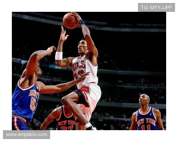 皮蓬与奥克利的篮球对决:技术与力量的巅峰较量解析 皮蓬与奥克利的篮球对决:技术与力量的巅峰较量解析