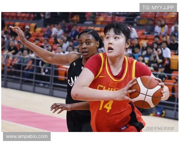 芝加哥天空与康涅狄格太阳的激烈对决展现女篮魅力与实力较量